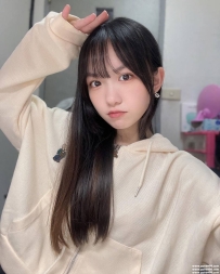 高雄貧乳學生妹：佳佳 158.B.44.20歲  超級有女友 外表可愛大眼睛 皮膚白