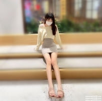 高雄熱推正妹：右右160-C-21歲美腿正妹 服務主動熱情 配合高