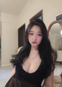 高雄大奶茶：小雨 163cm E 24歲 白嫩皮膚 大奶超誘人 口技超好