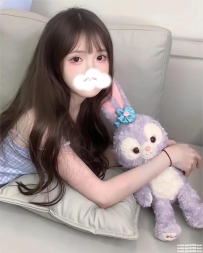 台北幼齒學生妹：小愛 158 B 42 19歲 粉紅辣妹 幼齒水嫩 風騷模樣求填滿 翹起屁股搖尾