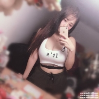 高雄巨乳茶：江欣 160 F奶 24歲 胖妹妹 巨乳 年輕 身體柔軟 有人喜歡嗎