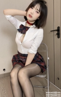 新竹外約淫蕩女：欣欣 164 46 D+ 26歲 氣質外貿 膚白嫩滑 口交技術棒 美腿 纖細的腰肢