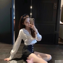 台北美腿正妹：晴天 165 C 47 24歲 小蠻腰 大長腿 屬於氣質型的妹妹 皮膚白裡透紅 脫