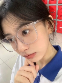 高雄外約援交學生妹：風情 160 C 45 19歲 亮眼甜美外貌正妹 身材棒 回沖高 配合度很高